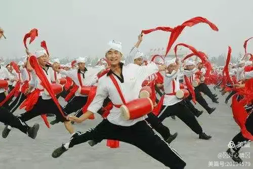 迎新春陕西腰鼓舞.背景歌曲《火辣辣的腰鼓情》演唱：野强强